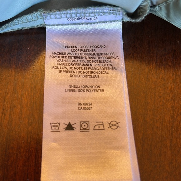 Columbia Men’s Windbreaker - Picture 7 of 7